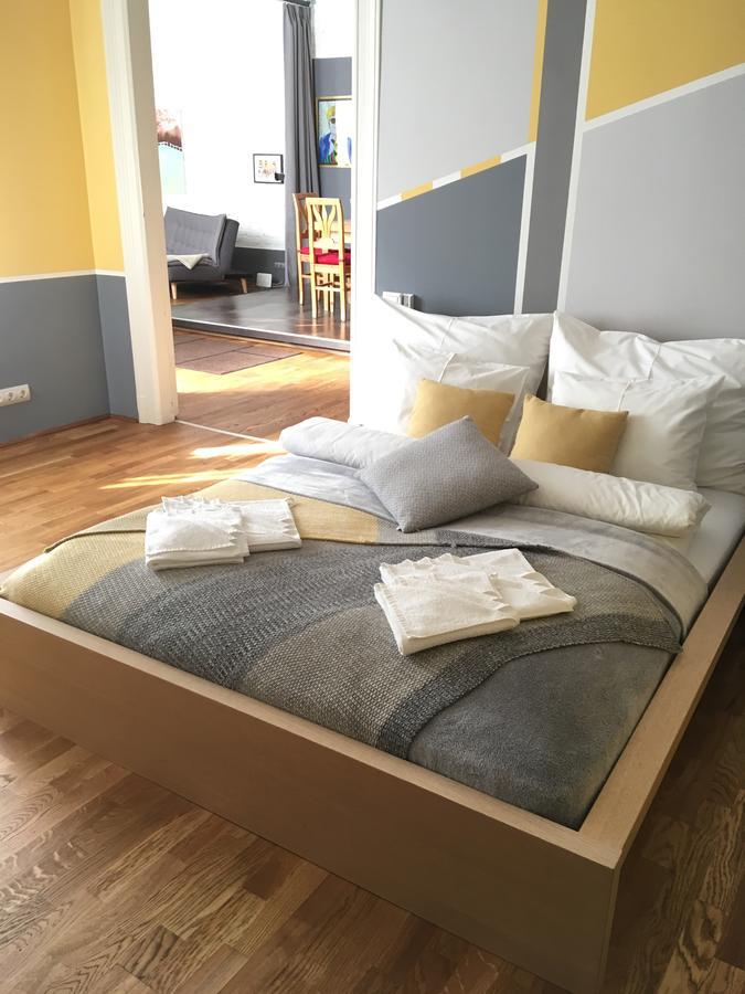 Cozy Loft At Opera Apartamento Budapeste Exterior foto